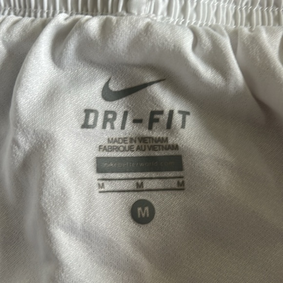 Nike Dri-Fit medium shorts - Picture 3 of 10